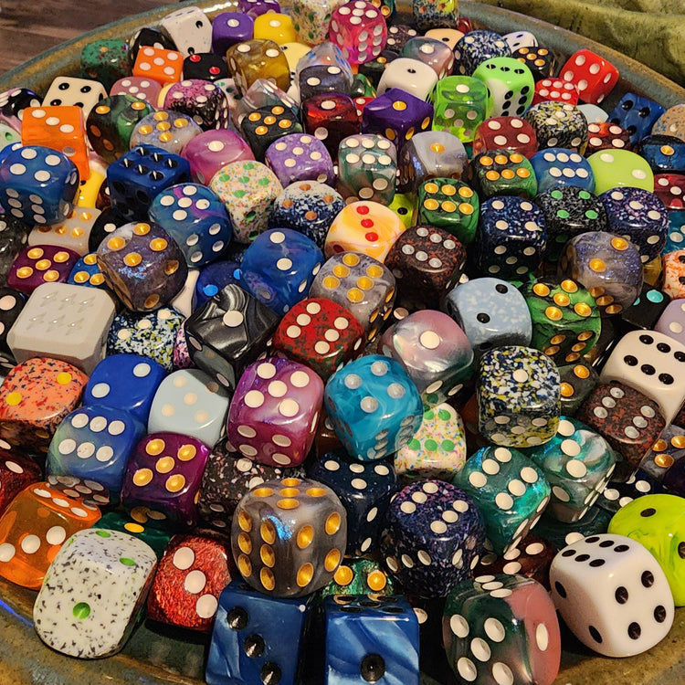 Loot Goblin Party Scoop - 16mm Pip Dice Scoops | 16mm Wargame Dice | D6 Pip Mystery Dice + Free Loot | Gemstone Bonus |