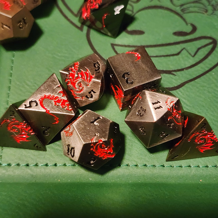 Iron gray and red dragon emblem seven-piece metal dice set